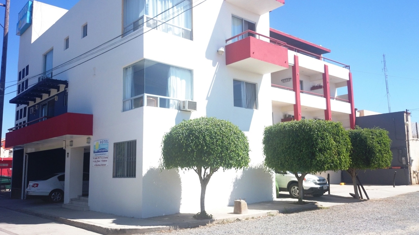 Imagen de los exteriores del Hotel Posada Don Fernando. Foto 15