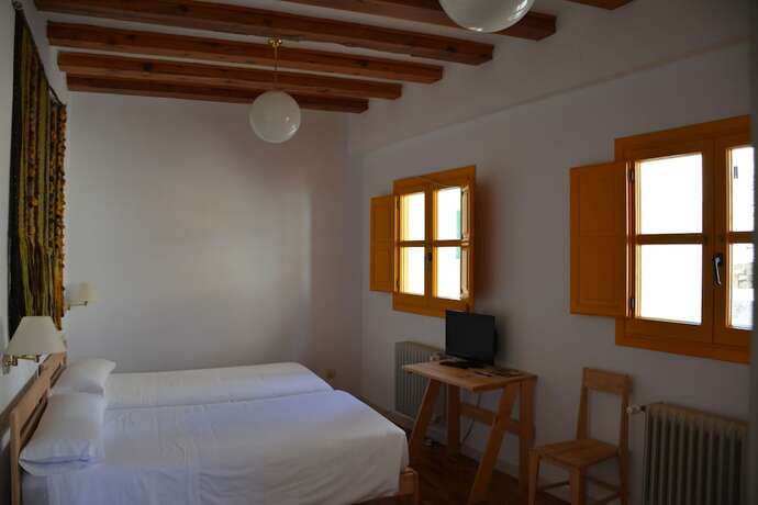 Imagen de la habitación del Hotel Posada Hoyos de Iregua. Foto 17