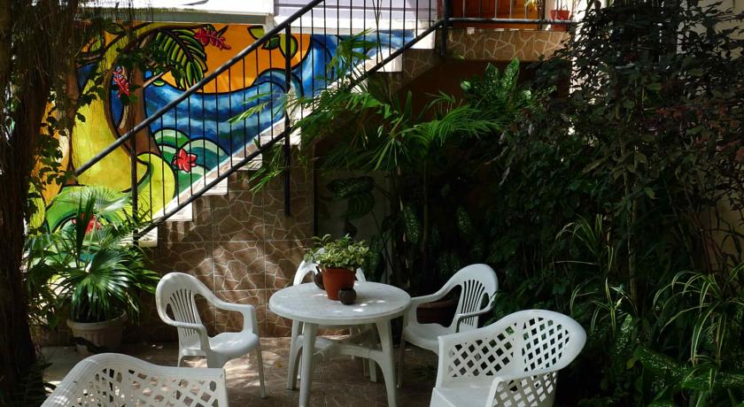 Imagen de los exteriores del Hotel Posada Isla Chica. Foto 8