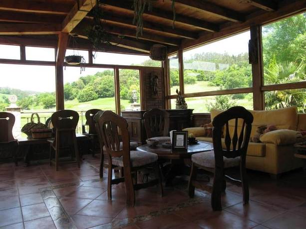 Imagen del bar/restaurante del Hotel Posada La Anjana, Cab&aacute;rceno. Foto 4
