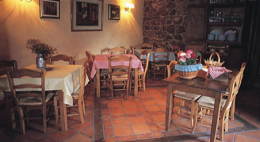 Imagen del bar/restaurante del Hotel Posada La Trebede. Foto 6