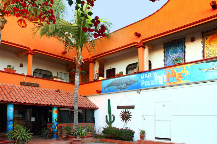 Imagen de la piscina del Hotel Posada Luna Sol. Foto 15