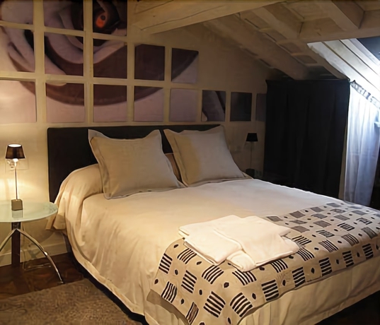 Imagen de la habitación del Hotel Posada Real Abadia San Martin. Foto 7