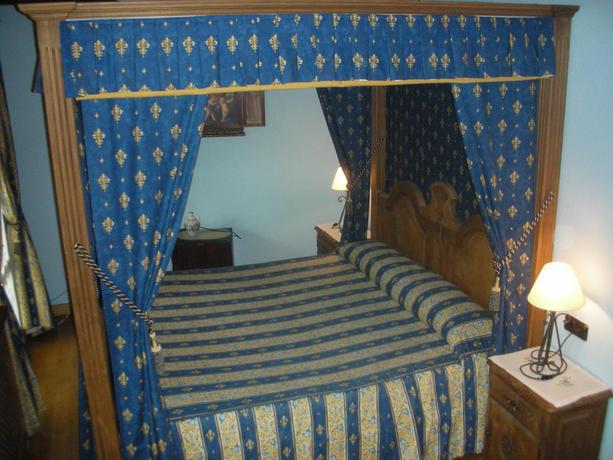 Imagen de la habitación del Hotel Posada Real, Ainsa. Foto 9