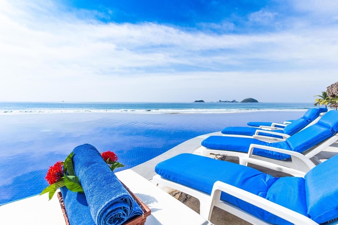 Imagen de la piscina del Hotel Posada Real Ixtapa. Foto 14