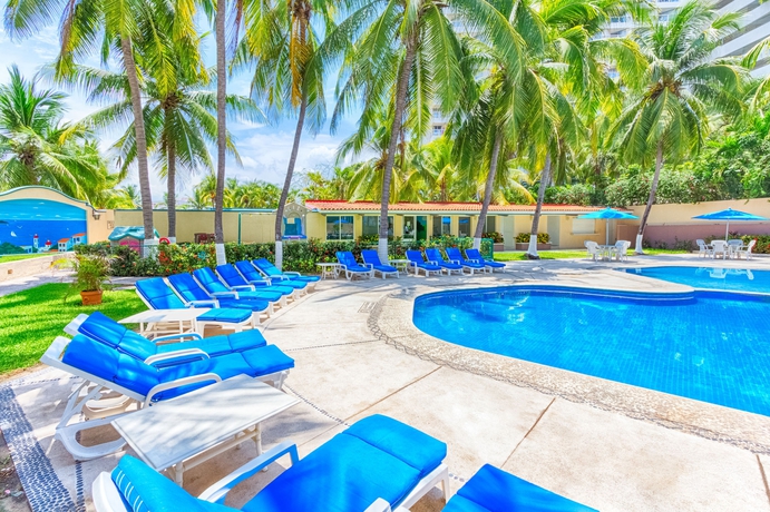 Imagen de la piscina del Hotel Posada Real Ixtapa. Foto 16