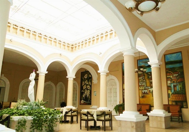 Imagen del bar/restaurante del Hotel Posada Regis de Guadalajara. Foto 3