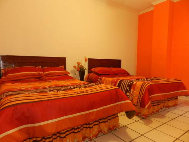 Imagen de la habitación del Hotel Posada Ruisenor. Foto 12