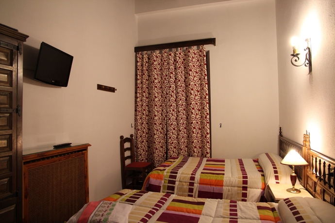 Imagen de la habitación del Hotel Posada San Julián. Foto 5