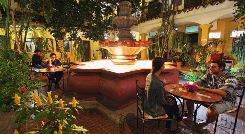 Imagen del bar/restaurante del Hotel Posada San Vicente, Antigua Guatemala. Foto 2