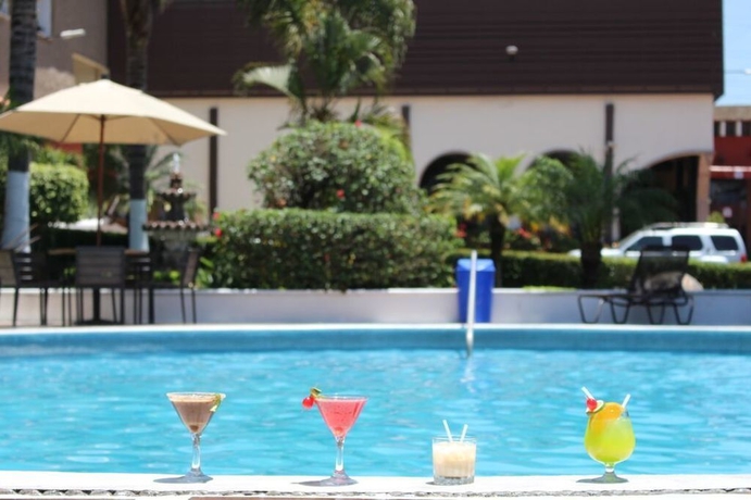 Imagen de la piscina del Hotel Posada Virreyes. Foto 16