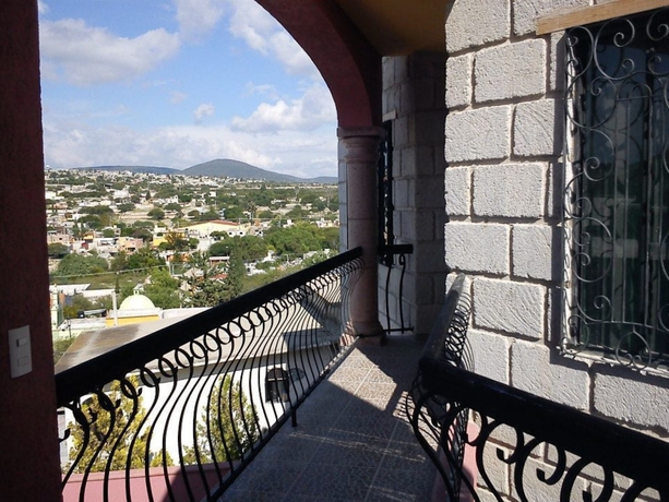 Imagen de los exteriores del Hotel Posada Y Bungalows La Capilla. Foto 14