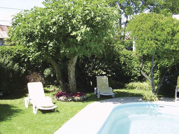 Imagen de la piscina del Hotel Posada del Angel, Colonia de Sacramento. Foto 18