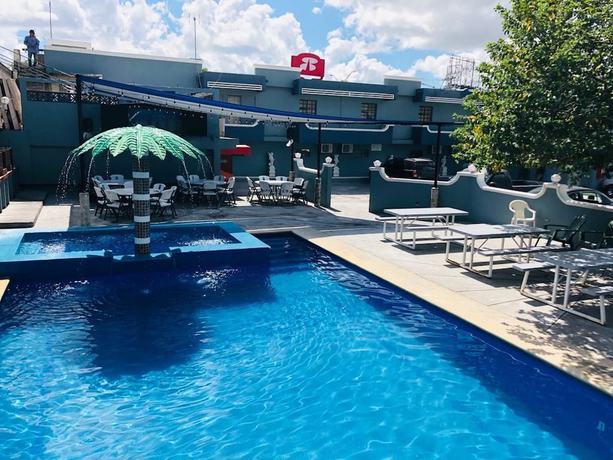 Imagen de la piscina del Hotel Posada del Rey, Heroica Matamoros. Foto 14