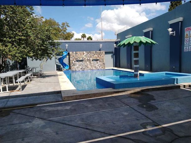 Imagen de la piscina del Hotel Posada del Rey, Heroica Matamoros. Foto 15