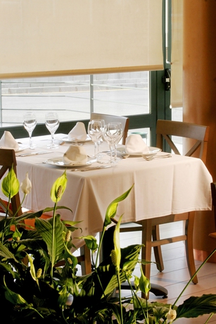 Imagen del bar/restaurante del Hotel Posadas De España Cartagena. Foto 3