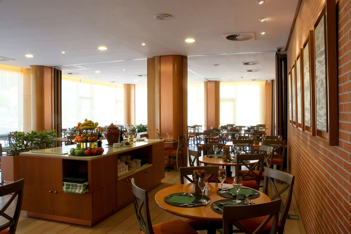 Imagen del bar/restaurante del Hotel Posadas De España Cartagena. Foto 4