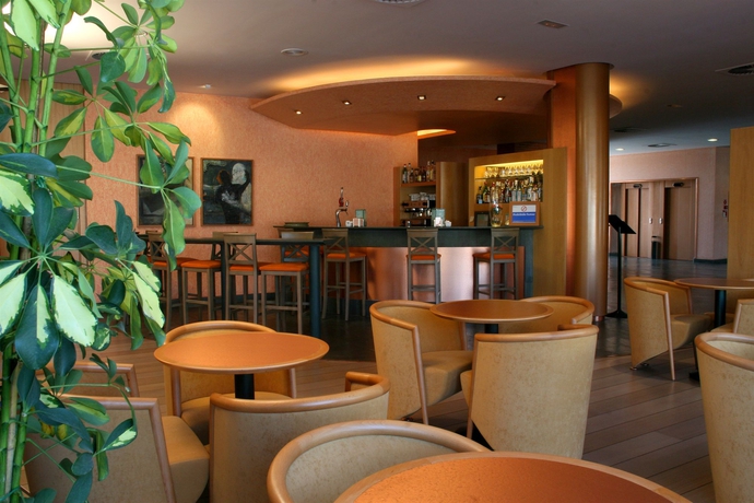 Imagen de los interiores del Hotel Posadas De España Paterna. Foto 10