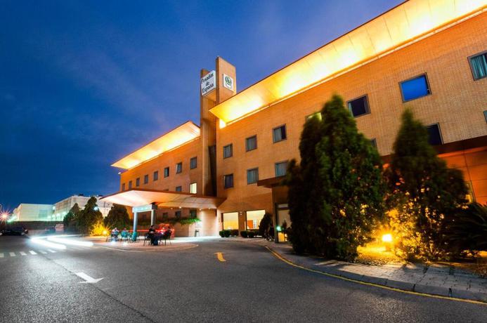 Imagen de los exteriores del Hotel Posadas De España Pinto. Foto 14