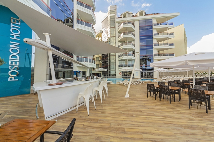 Imagen de la piscina del Hotel Poseidon - Adults Only. Foto 11