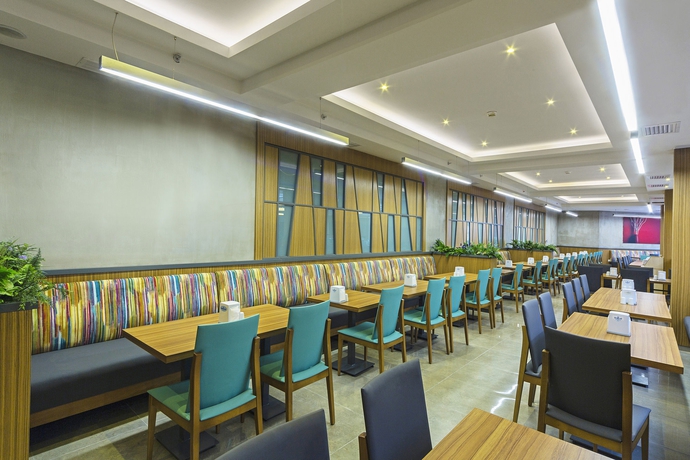 Imagen del bar/restaurante del Hotel Poseidon - Adults Only. Foto 3