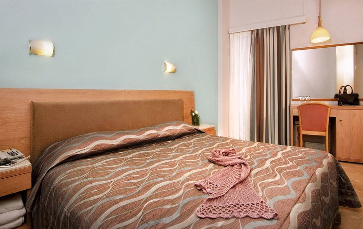 Imagen de la habitación del Hotel Poseidon Athens. Foto 5