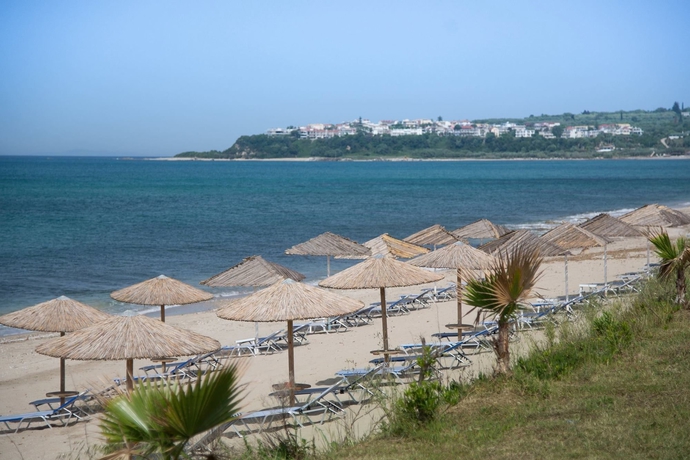Imagen de los exteriores del Hotel Poseidon Beach, Kastrosikiá. Foto 9