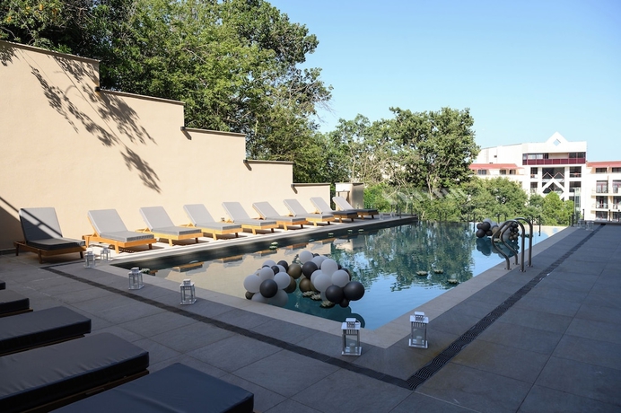 Imagen de la piscina del Hotel Poseidon Beach Resort. Foto 15