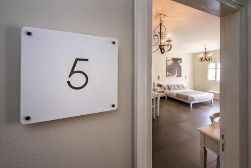 Imagen de la habitación del Hotel Poseidon, Castel&oacute;rizo. Foto 8