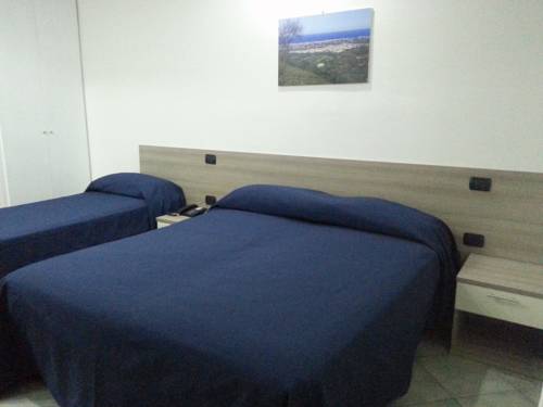 Imagen de la habitación del Hotel Poseidon, Corigliano Calabro. Foto 4