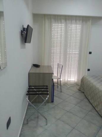 Imagen de la habitación del Hotel Poseidon, Corigliano Calabro. Foto 7