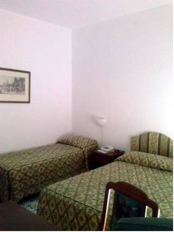 Imagen de la habitación del Hotel Poseidon, Diamante. Foto 2