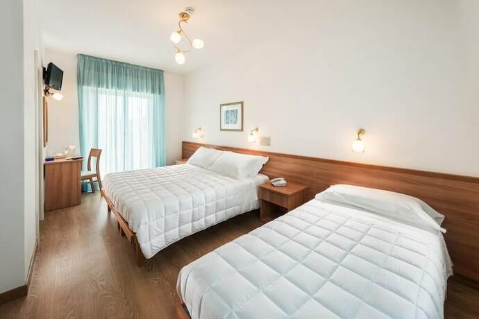 Imagen de la habitación del Hotel Poseidon E Nettuno. Foto 14