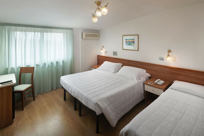 Imagen de la habitación del Hotel Poseidon E Nettuno. Foto 21