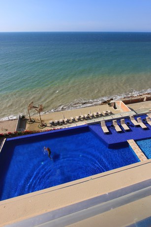 Imagen general del Hotel Poseidon, Manta. Foto 1