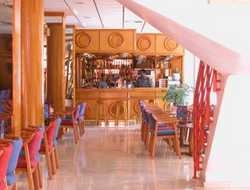 Imagen del bar/restaurante del Hotel Poseidon Palace. Foto 2