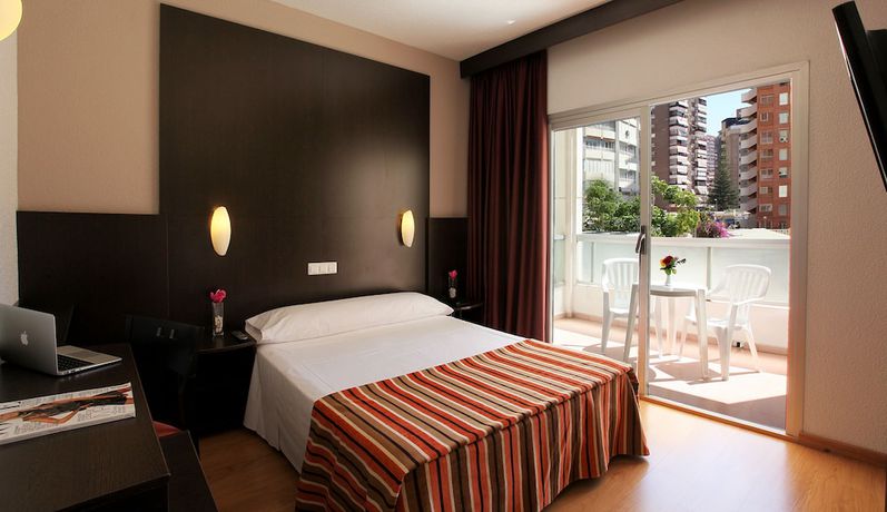 Imagen de la habitación del Hotel Poseidon Resort, Benidorm - Playa Levante. Foto 4