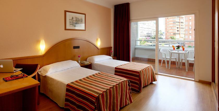Imagen de la habitación del Hotel Poseidon Resort, Benidorm - Playa Levante. Foto 5