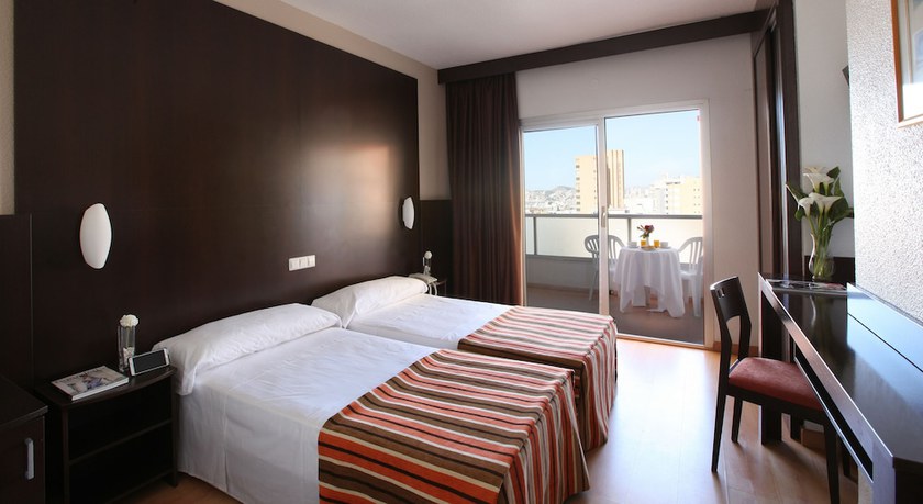 Imagen de la habitación del Hotel Poseidon Resort, Benidorm - Playa Levante. Foto 6