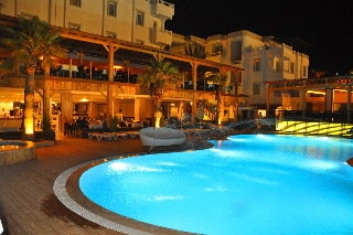 Imagen de la piscina del Hotel Poseidon Suites Bodrum. Foto 11
