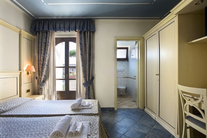 Imagen de la habitación del Hotel Poseidon, Terracina. Foto 12