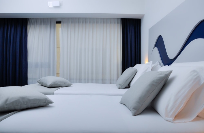 Imagen de la habitación del Hotel Poseidon, Torre del Greco. Foto 7