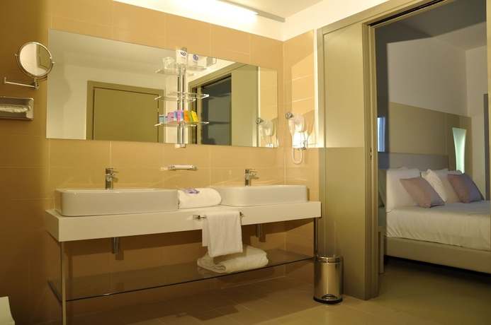 Imagen de la habitación del Hotel Poseidon, Torre del Greco. Foto 10