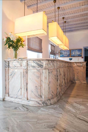 Imagen de los interiores del Hotel Poseidon and Suites. Foto 18