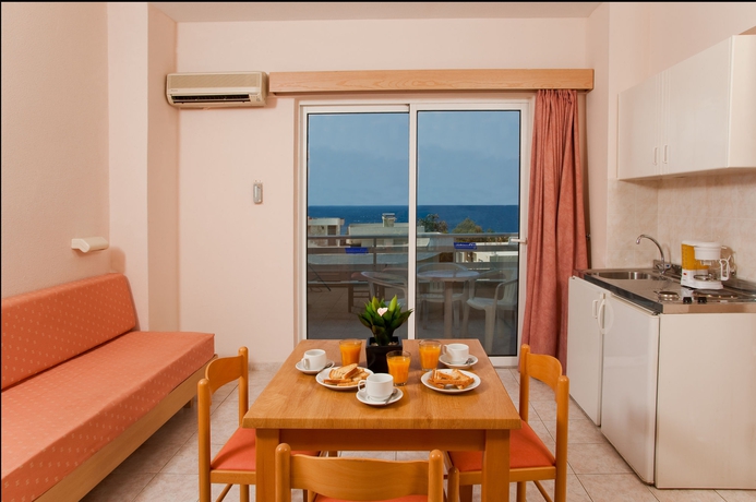 Imagen de la habitación del Hotel Poseidonia Apartments. Foto 7