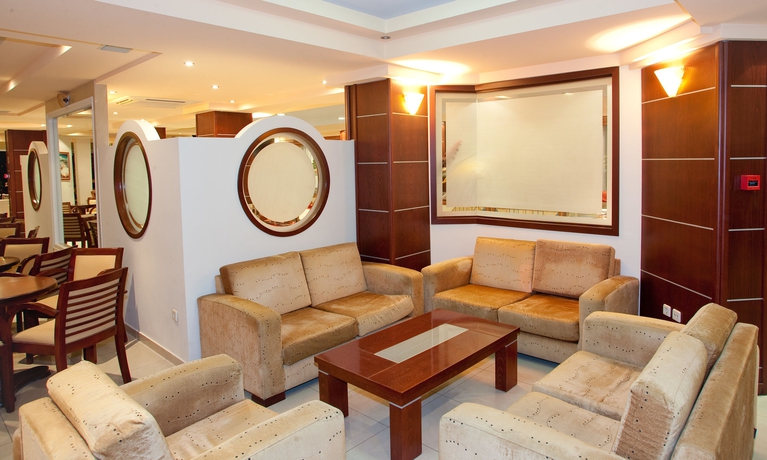 Imagen de los interiores del Hotel Poseidonia Apartments. Foto 13