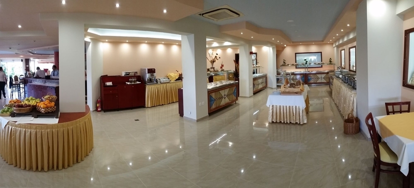 Imagen del bar/restaurante del Hotel Poseidonia Apartments. Foto 5