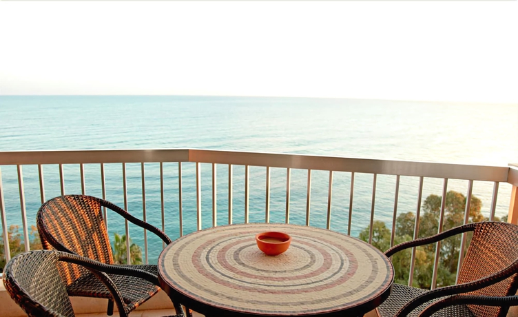 Imagen de la habitación del Hotel Poseidonia Beach. Foto 4