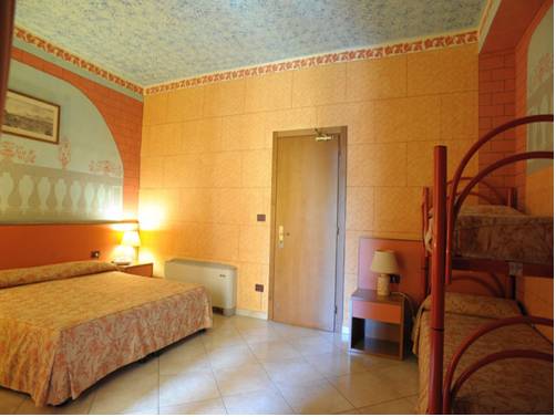 Imagen de la habitación del Hotel Poseidonia Mare. Foto 3
