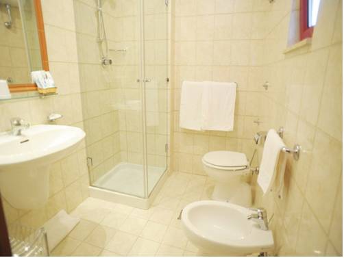 Imagen de la habitación del Hotel Poseidonia Mare. Foto 8